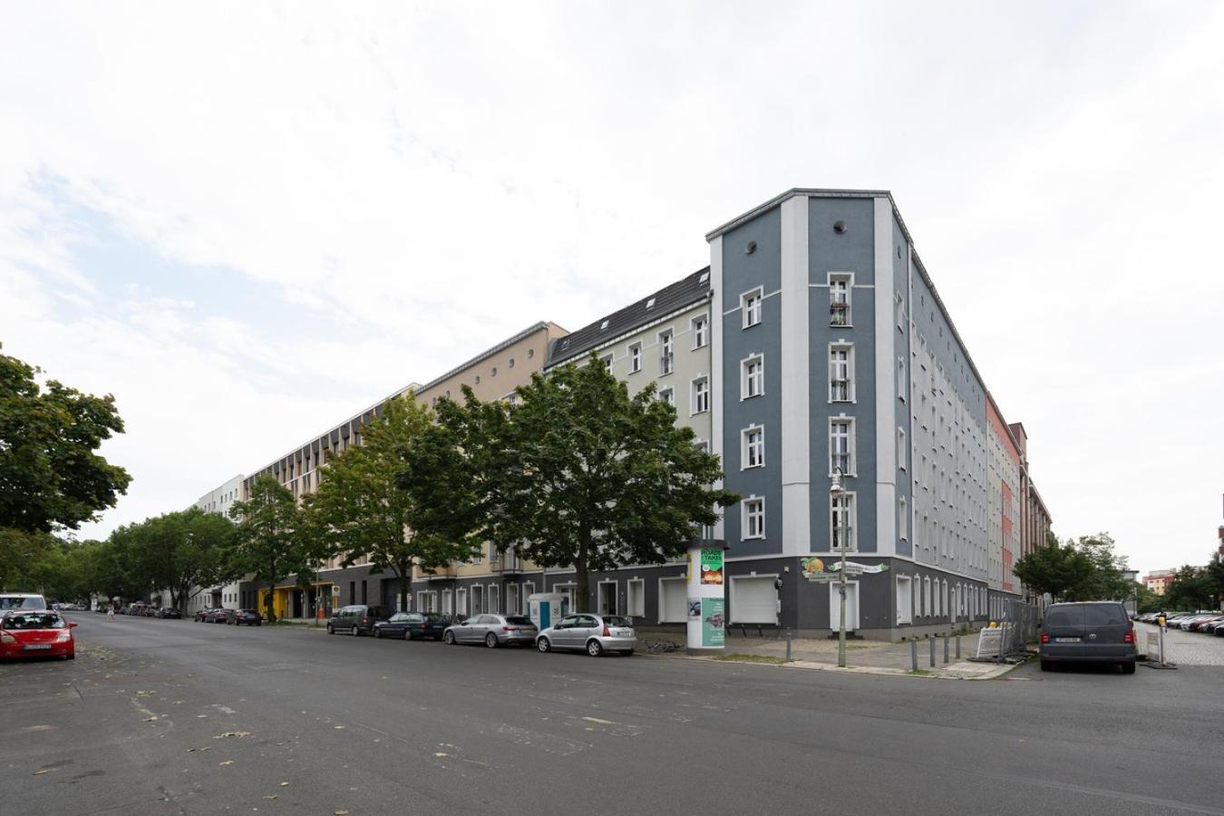 Modern, Central Flat With Workspace Berlin Bagian luar foto