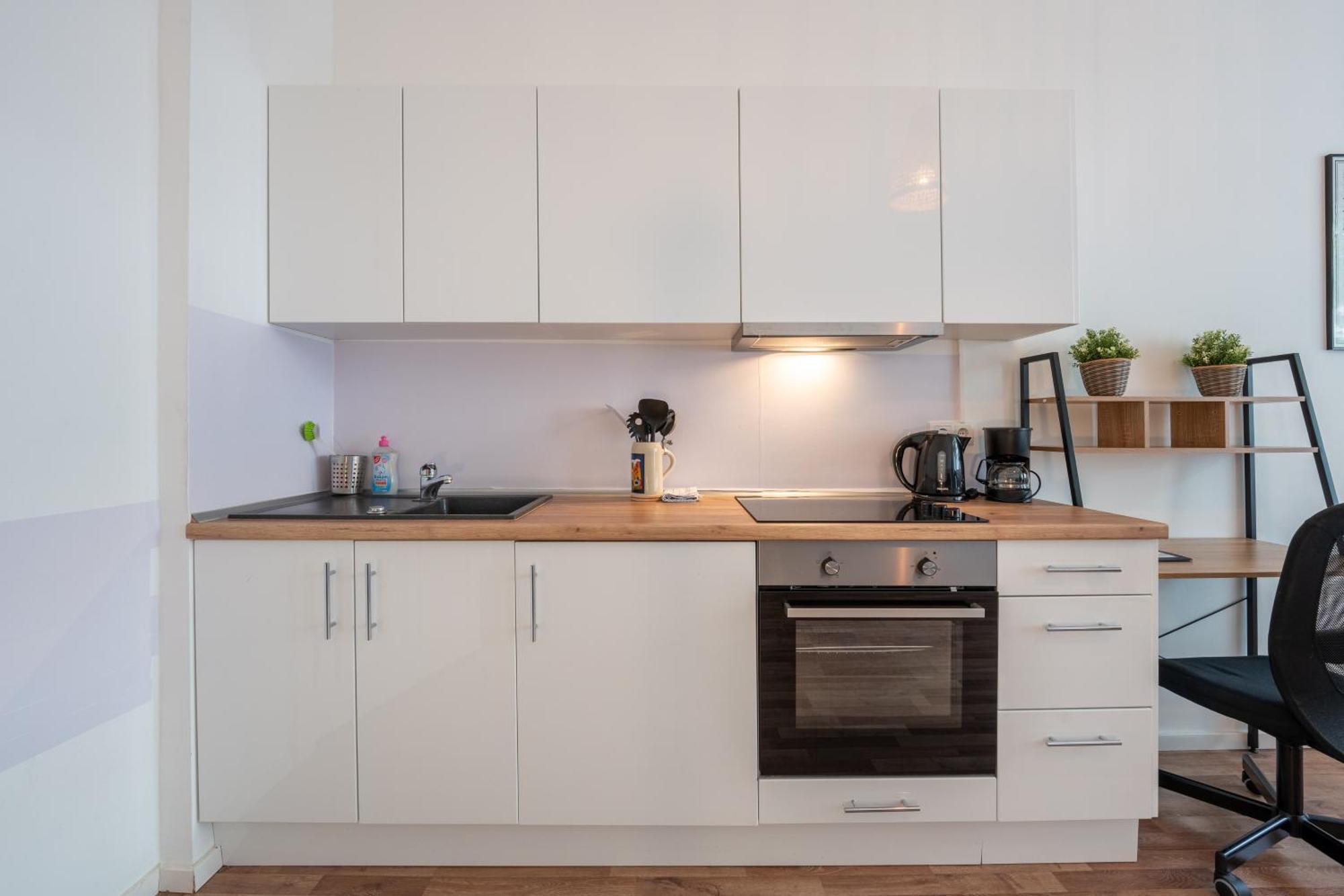 Modern, Central Flat With Workspace Berlin Bagian luar foto