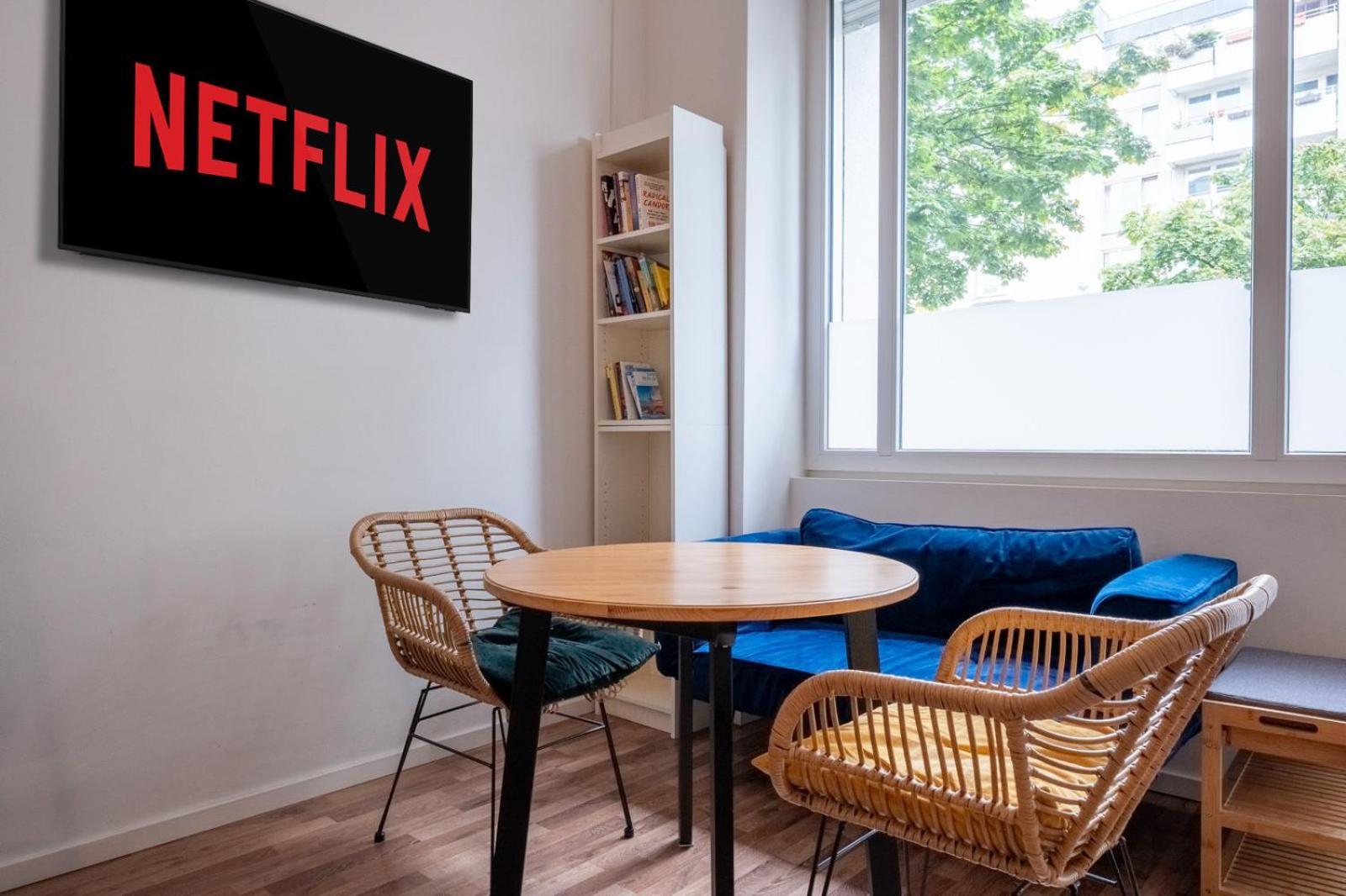 Modern, Central Flat With Workspace Berlin Bagian luar foto