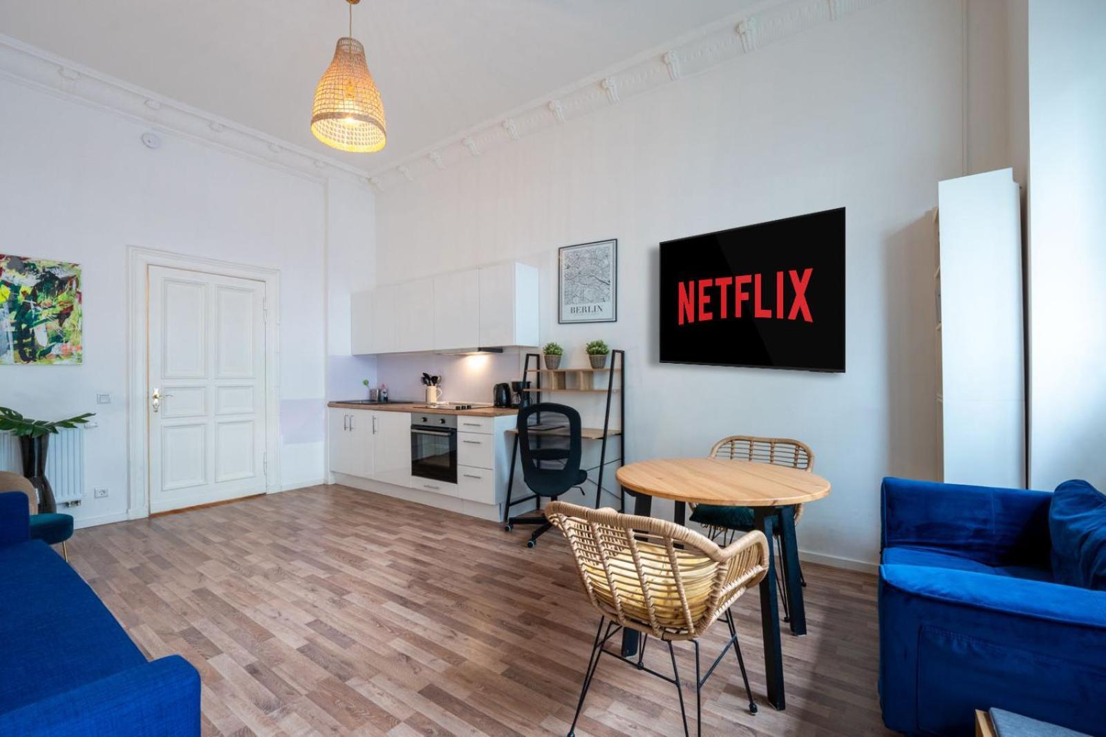 Modern, Central Flat With Workspace Berlin Bagian luar foto